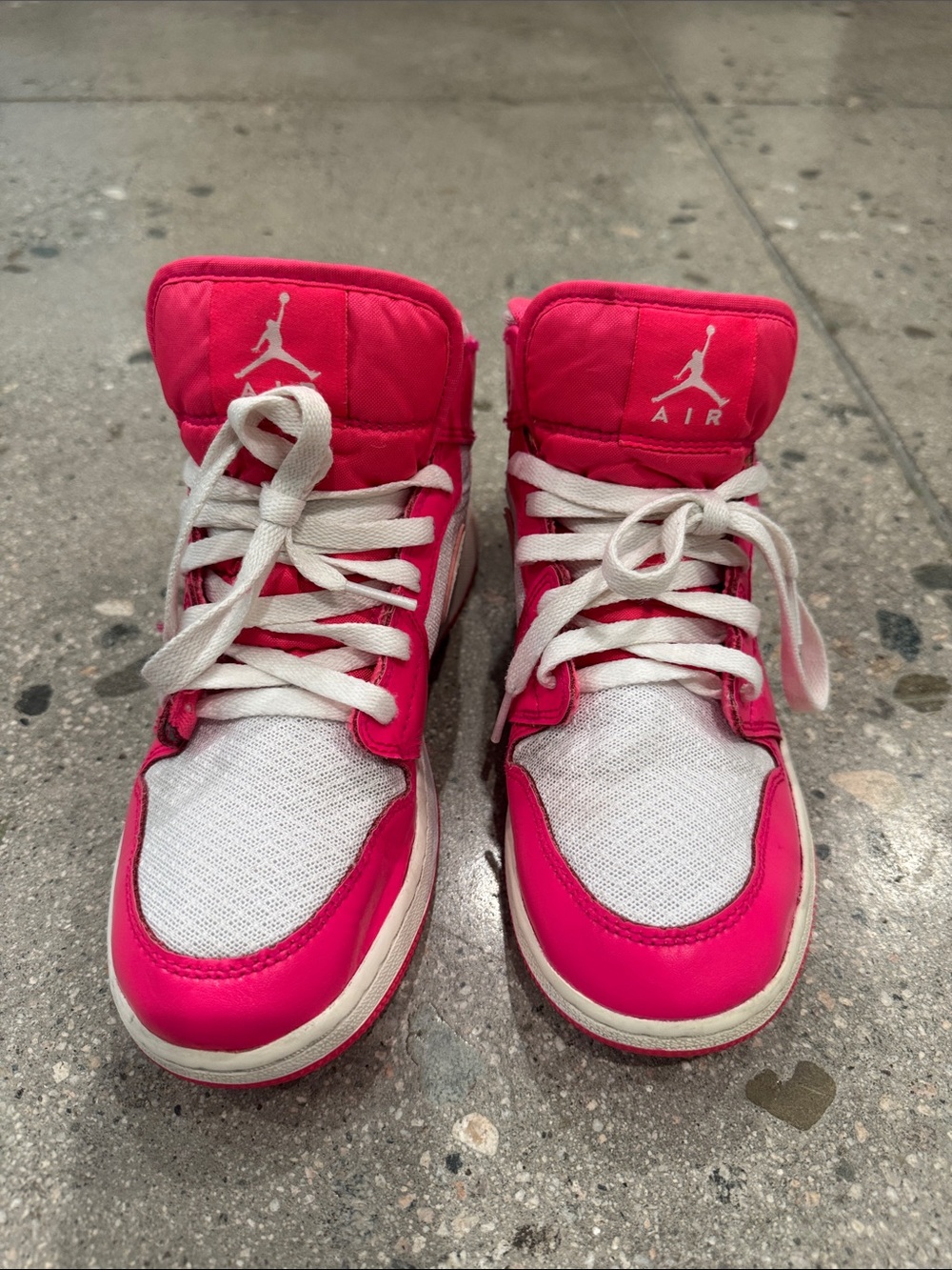 Nike Air Jordan in Pink and White - Rare - Picture 2 of 4